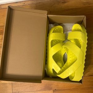 NWT Oiselle Sport Sandal